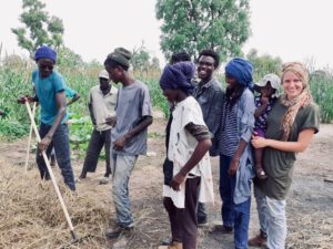 Jiwnit in Senegal, making treebogs